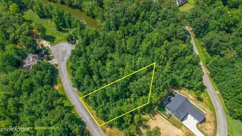 35 Emory Cove Dr, Harriman, TN 37748