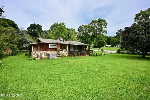 2204 Mentor Rd, Louisville, TN 37777
