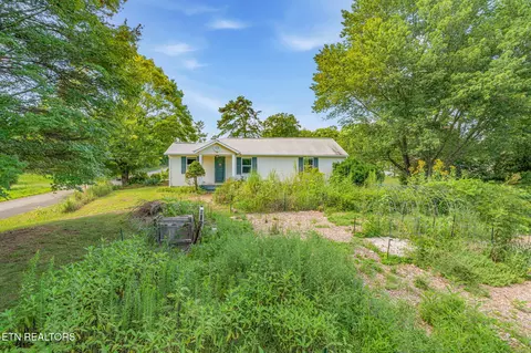 231 Wright Rd, Oliver Springs, TN 37840