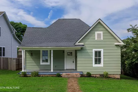 217 Leonard Pl, Knoxville, TN 37917
