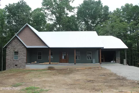 141 Creekview Ct, Jamestown, TN 38556
