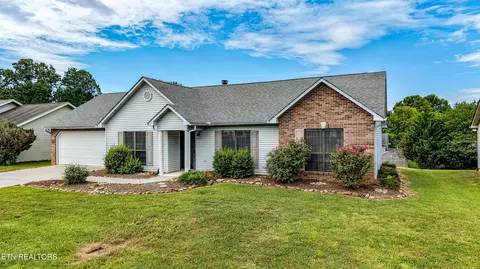 315 Headrickview Dr, Maryville, TN 37804