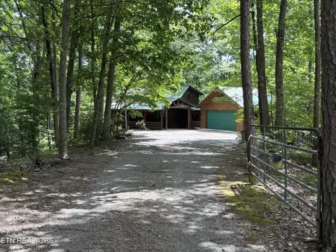 680 Old Furnace Rd, Tellico Plains, TN 37385