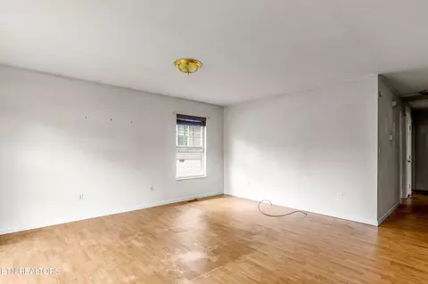 232 W Edison St, Alcoa, TN 37701
