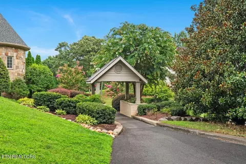 8506 River Club Way, Knoxville, TN 37922