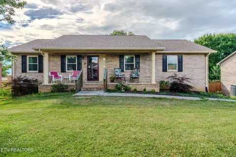 2117 Raulston View Dr, Maryville, TN 37803