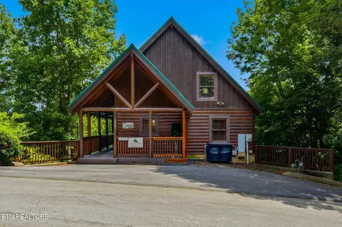 4523 Forest Vista Way, Pigeon Forge, TN 37863