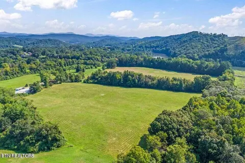27 18 Ac Swan Pond Circle Rd, Harriman, TN 37748