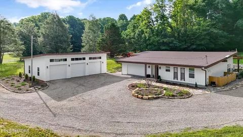 2395 Mecca Pike, Englewood, TN 37329