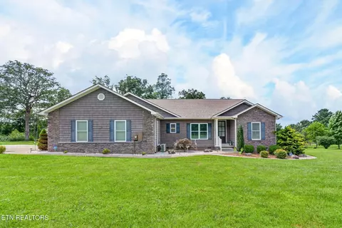 359 Hillendale Acres Ln, Crossville, TN 38572