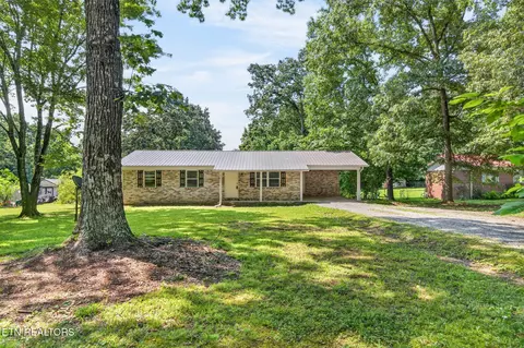 298 Deathridge Rd, Crossville, TN 38555