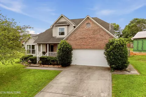 8220 Elm Hill Cir, Knoxville, TN 37919