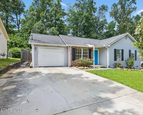 2313 Arkwright Ln, Knoxville, TN 37921