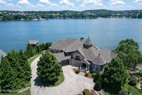 410 Cayuga Dr, Loudon, TN 37774