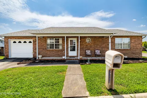 2354 Governors Ct, Maryville, TN 37801