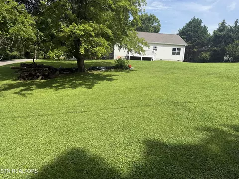 Sharp St, Clinton, TN 37716 photo 2