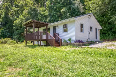 150 Dewey Davis Rd, Walland, TN 37886