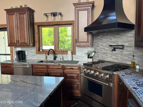 Kitchen - 120 Smith Rd, Corryton, TN 37721 photo 2 of 4