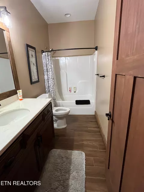 Bath - 120 Smith Rd, Corryton, TN 37721 photo 6 of 6
