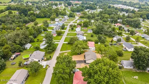 309 Valley View Rd, La Follette, TN 37766