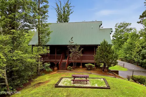 1742 Elk Springs Way, Gatlinburg, TN 37738