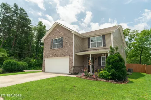 6901 Holliday Park Ln, Knoxville, TN 37918