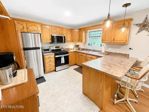 Kitchen - 6849 Morgan County Hwy, Lancing, TN 37770 photo 2 of 3