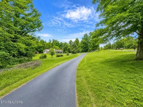 Exterior - 6849 Morgan County Hwy, Lancing, TN 37770 photo 3 of 5