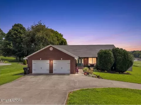 276 Hardin Dr, Lenoir City, TN 37772