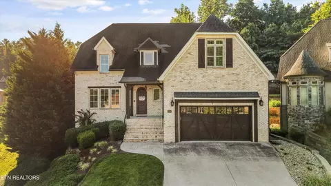 8206 Meadow Falls Ln, Knoxville, TN 37931