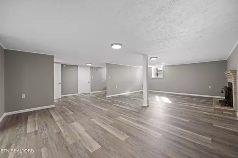 Living - 915 Ronald Dr, Talbott, TN 37877 photo 6 of 6