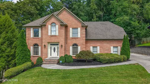 816 Foxfield Ln, Knoxville, TN 37922