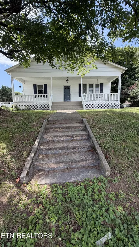 612 S Tellico St, Madisonville, TN 37354