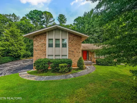 9321 Gulf Park Dr, Knoxville, TN 37923