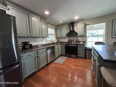 Kitchen - 1246 Greenbriar Rd, Talbott, TN 37877 photo 2 of 3