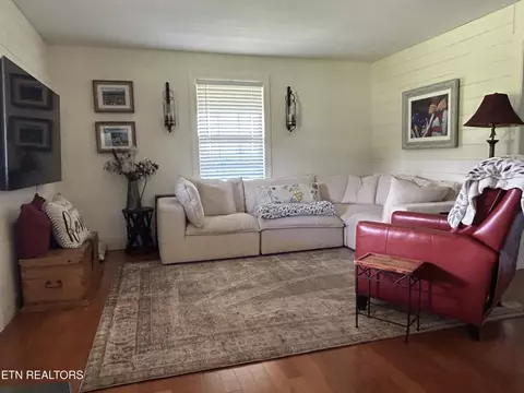 Living - 1246 Greenbriar Rd, Talbott, TN 37877 photo 2 of 2