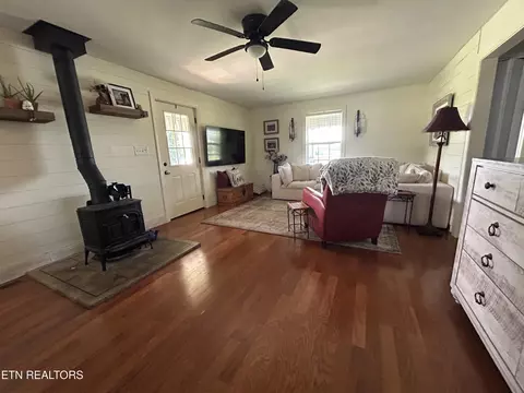 Living - 1246 Greenbriar Rd, Talbott, TN 37877 photo 1 of 2