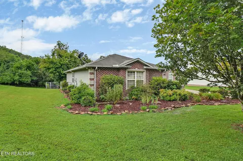 122 Twin Oaks Dr, Rockwood, TN 37854