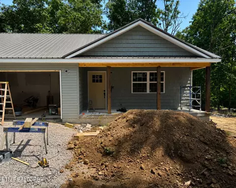 9057 Weketa Dr, Crossville, TN 38572