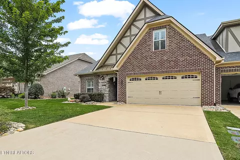 416 Grove Branch Ln, Knoxville, TN 37922