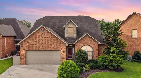 120 Emory Ln, Oak Ridge, TN 37830