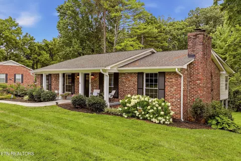 8130 Ainsworth Dr, Knoxville, TN 37909