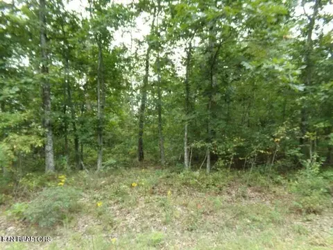 5105 Yurch Dr, Crossville, TN 38572