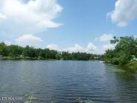 24 Otomi Cir, Crossville, TN 38572