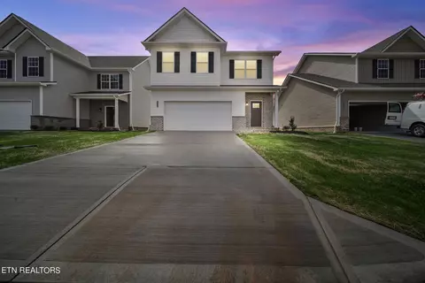 4740 Stoneyhurst Ln, Knoxville, TN 37918