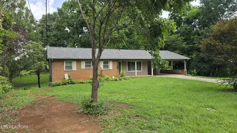 617 Greenwich Dr, Maryville, TN 37803