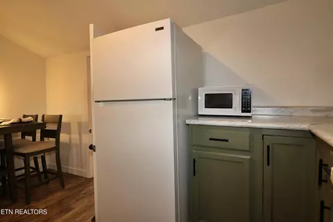 Kitchen - 117 N Main St, Oneida, TN 37841 photo 3 of 4
