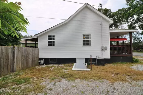Exterior - 117 N Main St, Oneida, TN 37841 photo 5 of 8