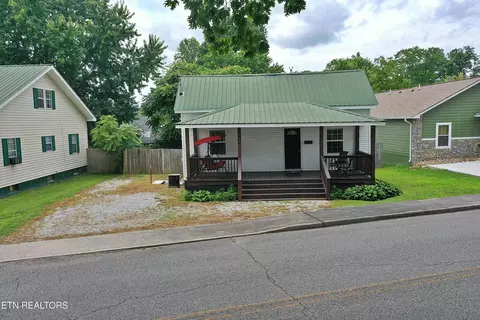 Exterior - 117 N Main St, Oneida, TN 37841 photo 6 of 8