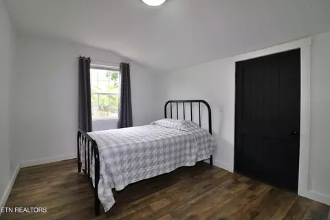 Bedroom - 117 N Main St, Oneida, TN 37841 photo 4 of 7